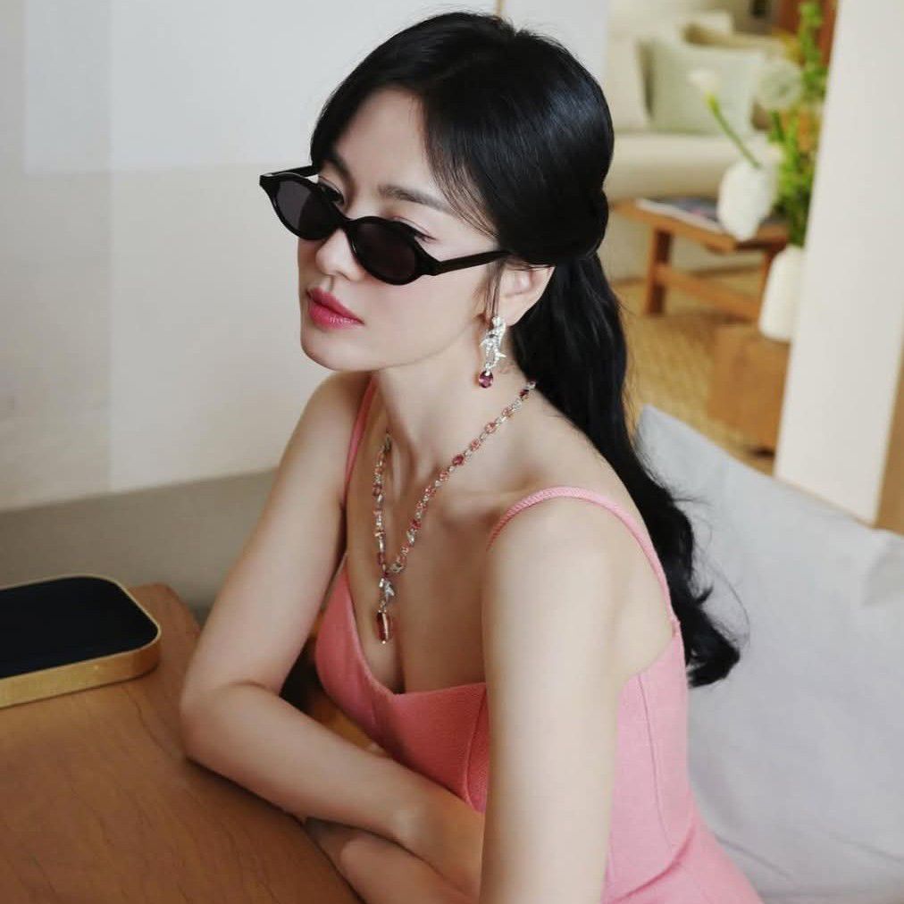 Behind-the-scenes cut of Song Hyekyo