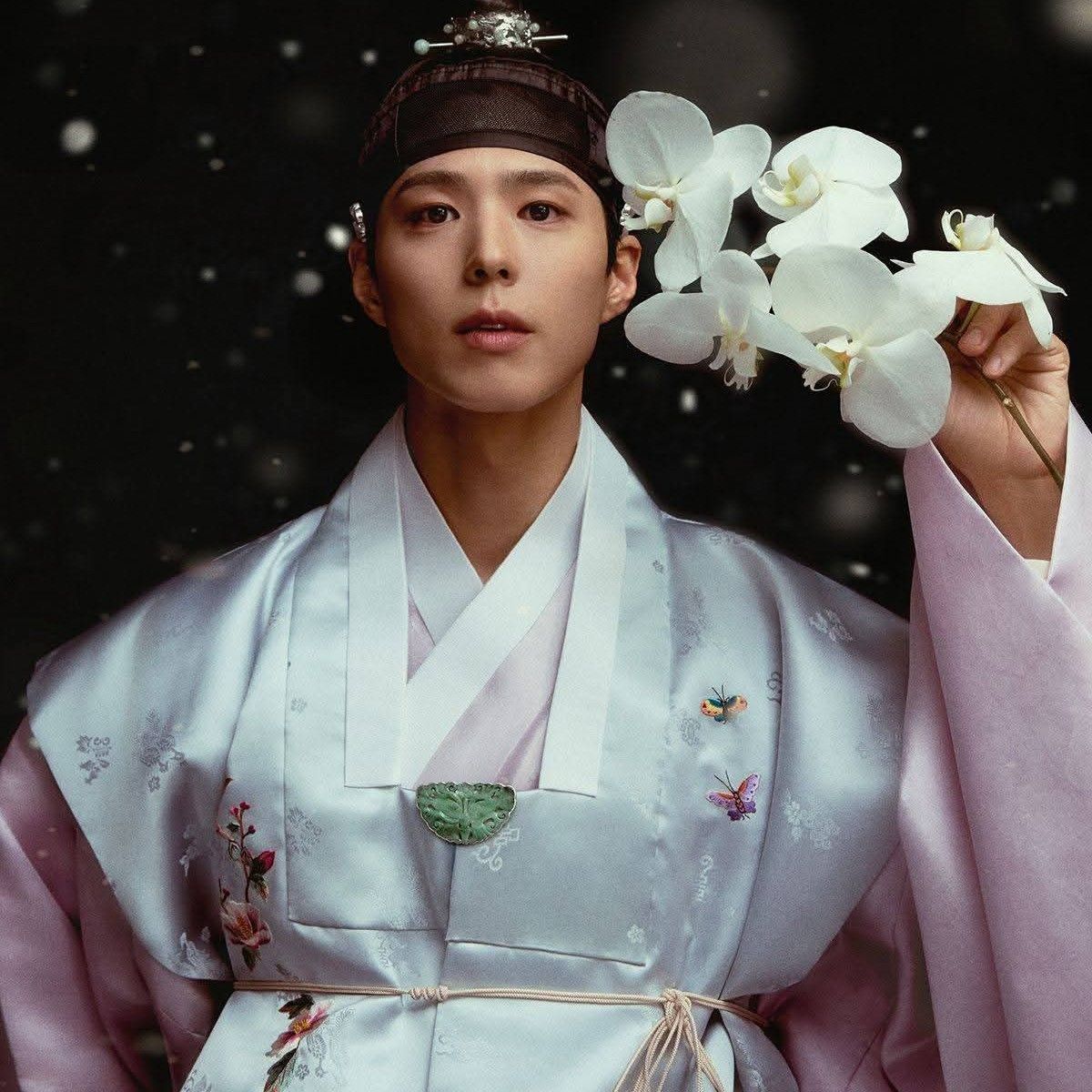 Behind-the-scenes cut of Park Bogum