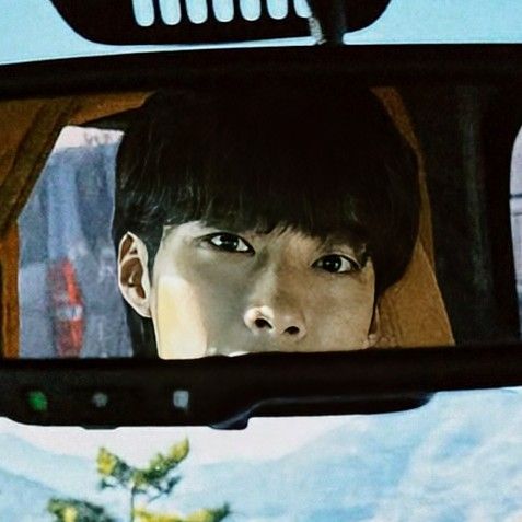 A moment captured by a fan of Woo Dohwan