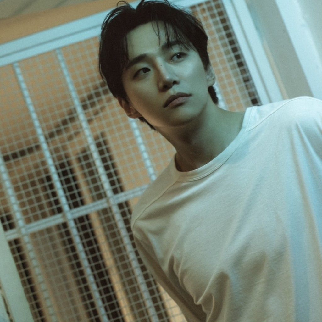 Recent activity shot of Lee Junho