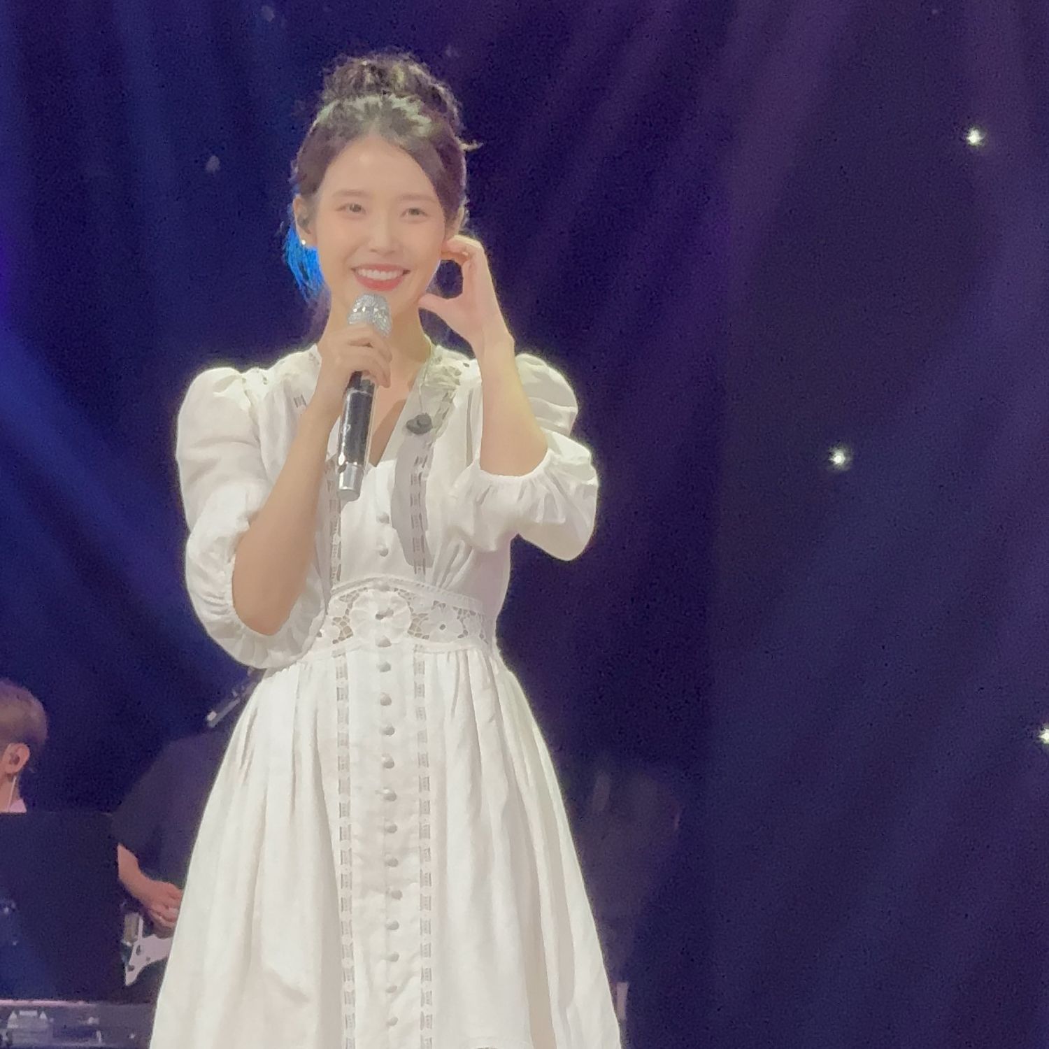 Behind-the-scenes cut of IU