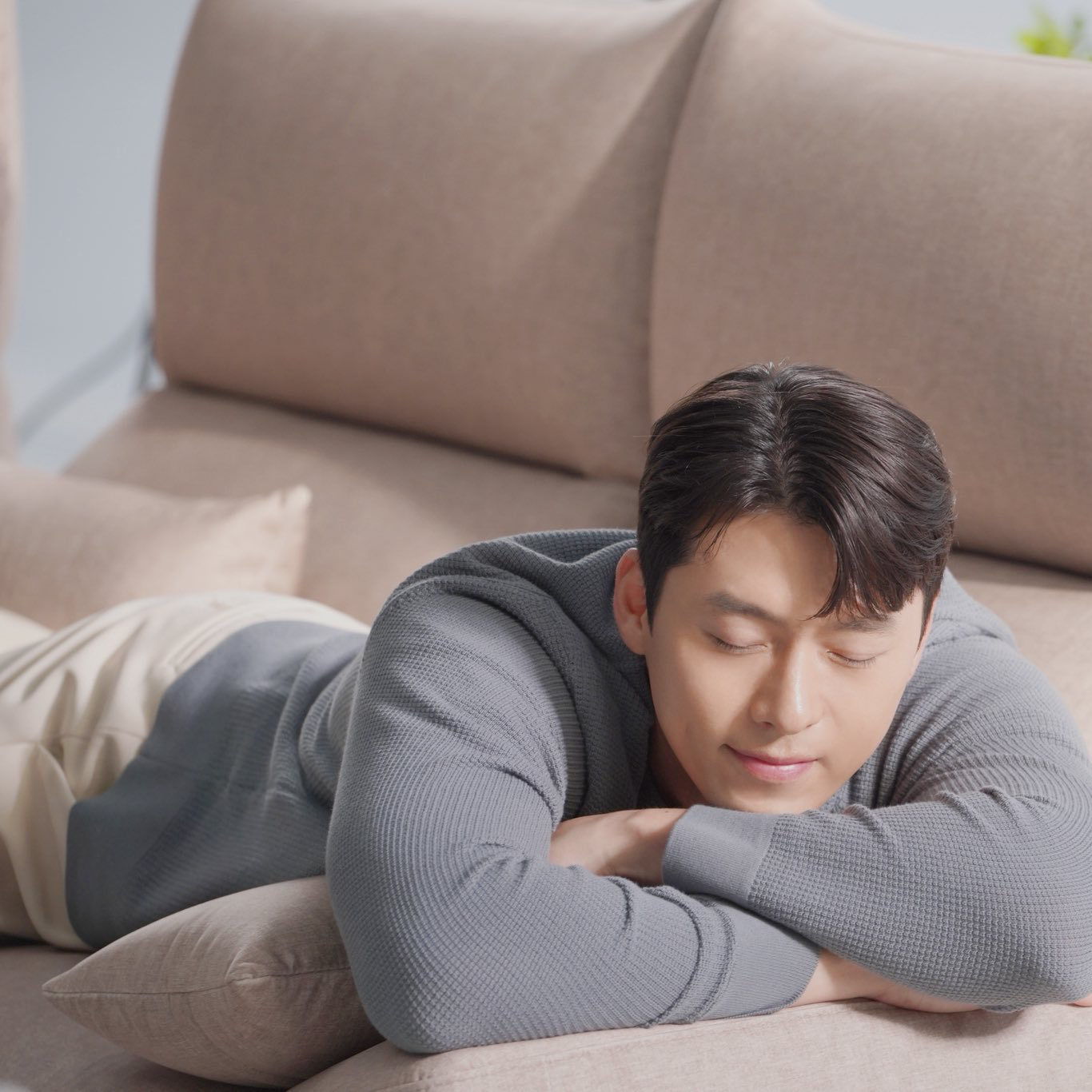 A moment captured by a fan of Hyun Bin