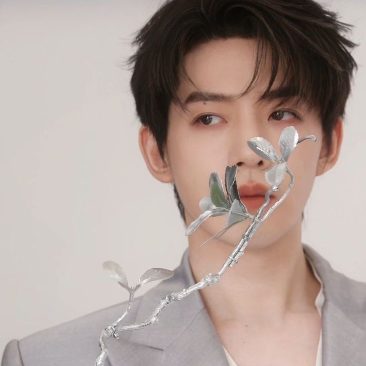 Behind-the-scenes cut of Deng Wei