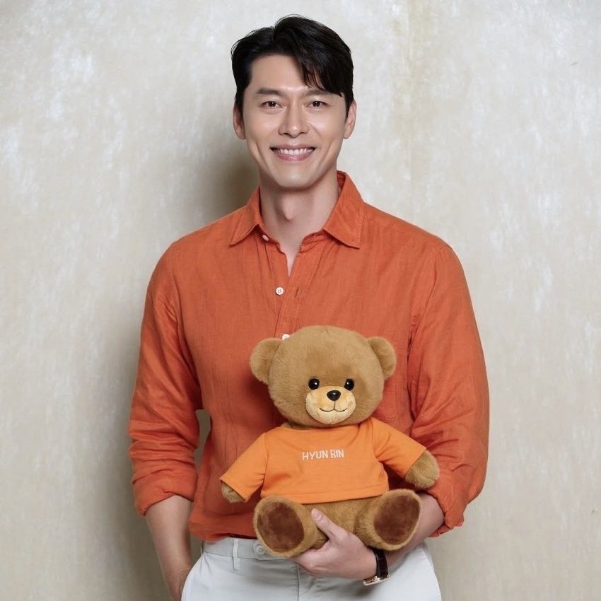 Behind-the-scenes cut of Hyun Bin