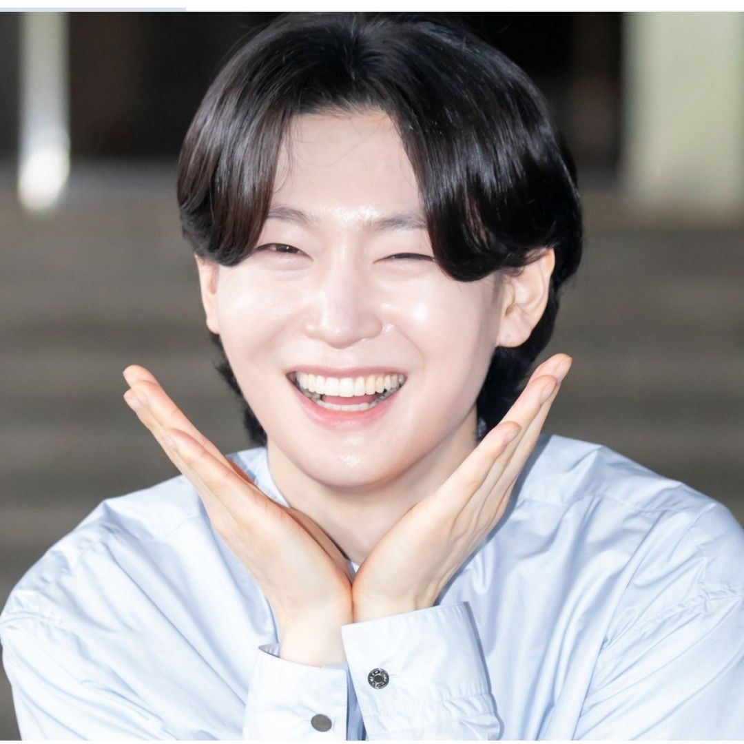 Latest photo of Kim Yongbin