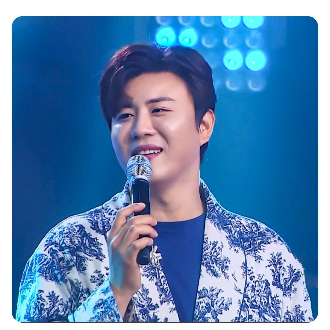 チン・ヘソンの最近の活動ショット