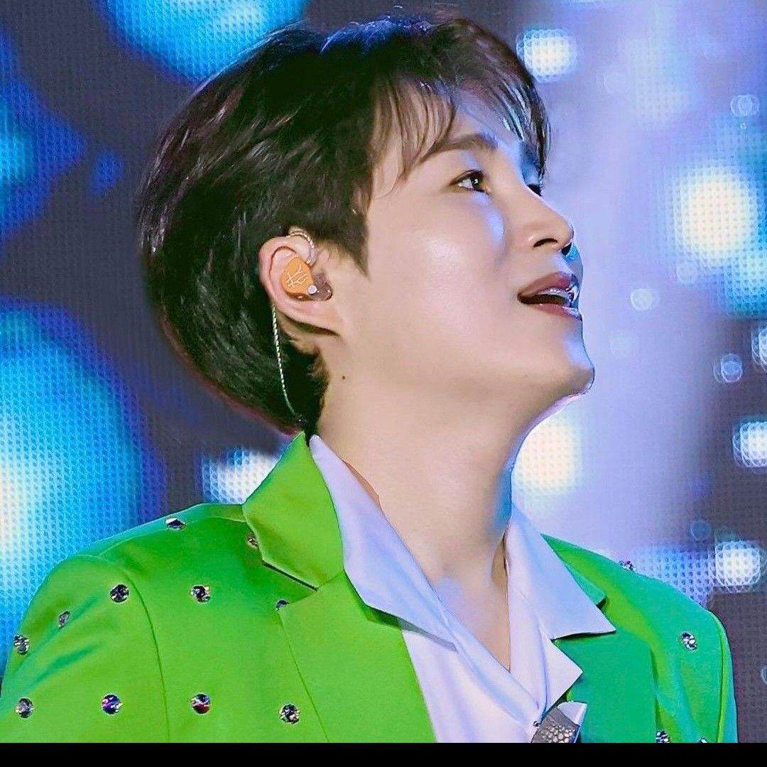 A moment captured by a fan of Kim Heejae