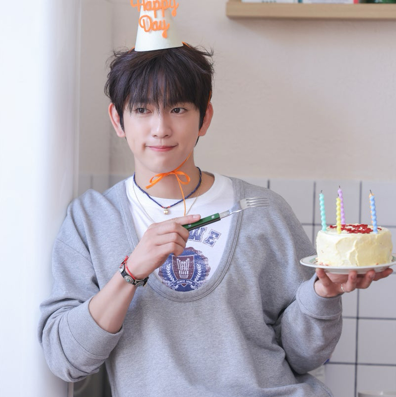 Latest photo of Park Jinyoung