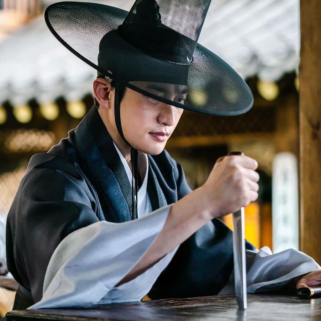 A moment captured by a fan of Park Sihoo