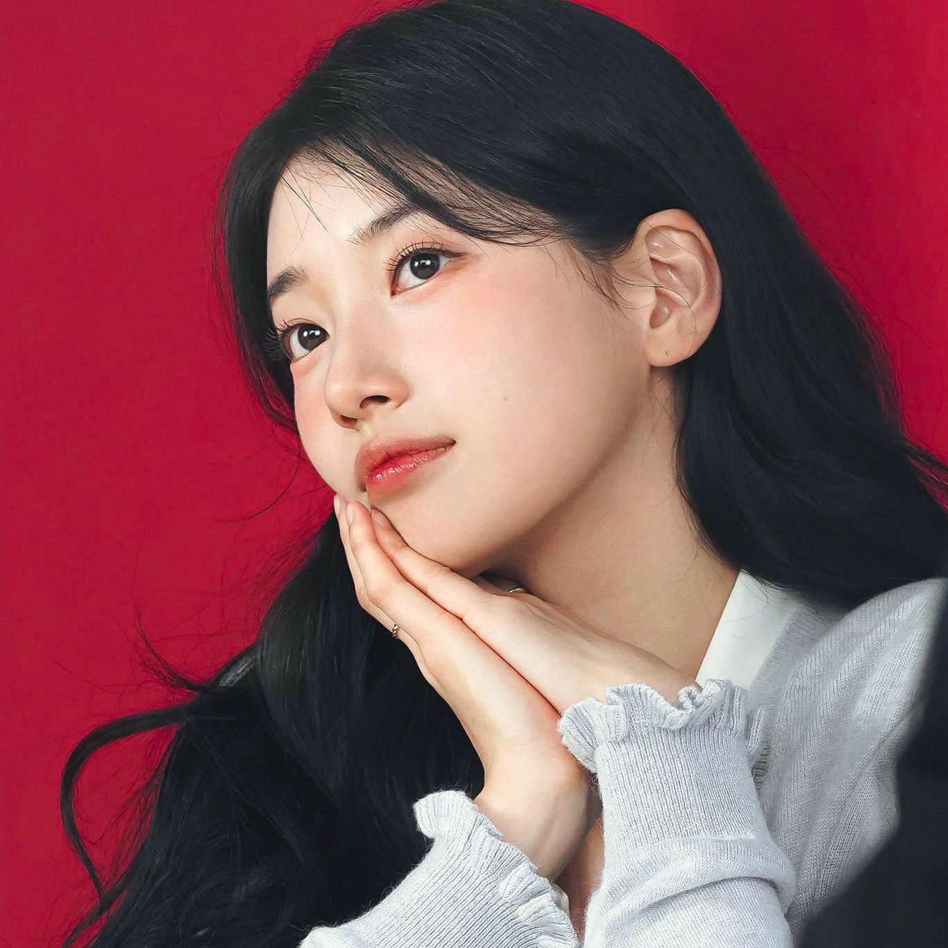 Behind-the-scenes cut of Bae Suzy