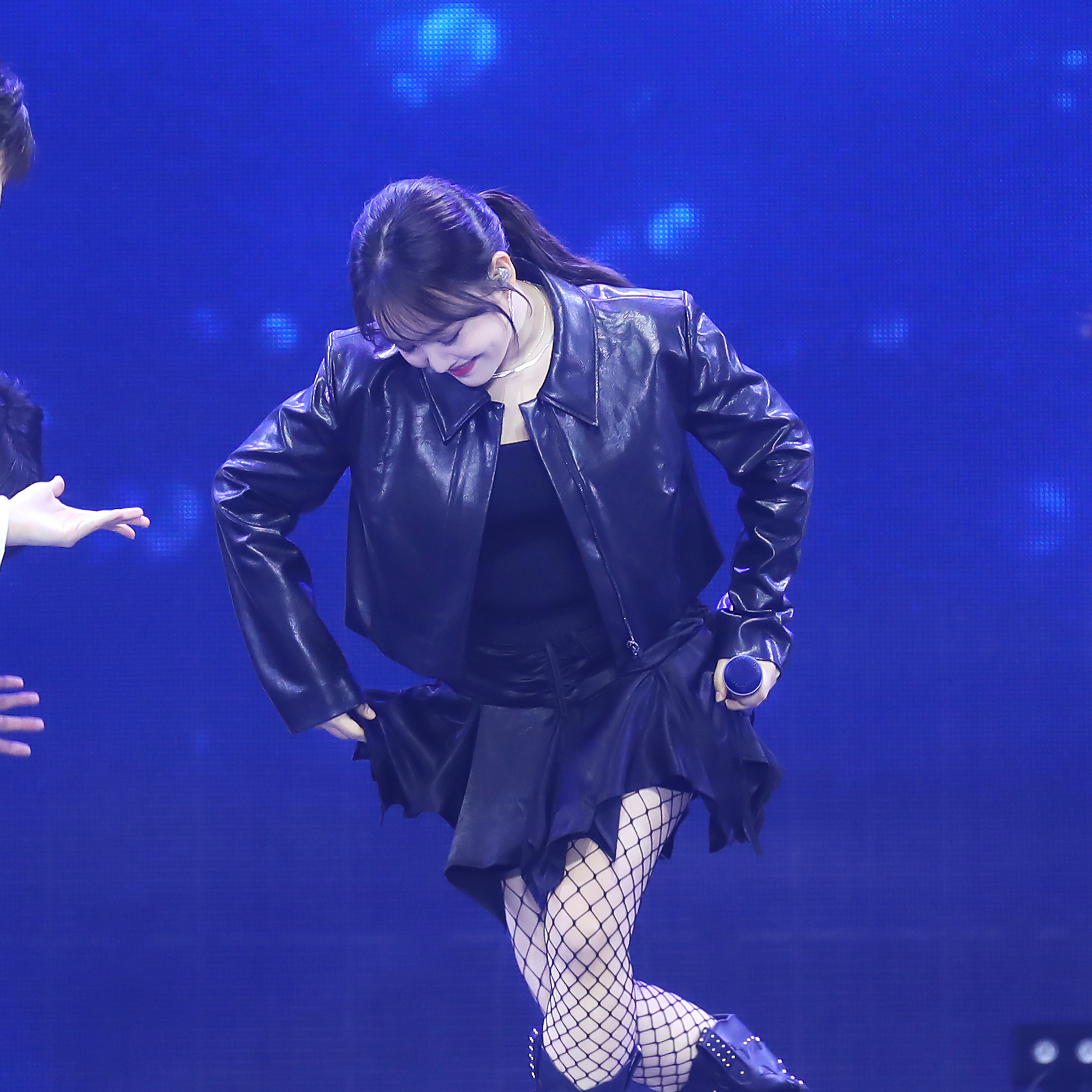A moment captured by a fan of Younha