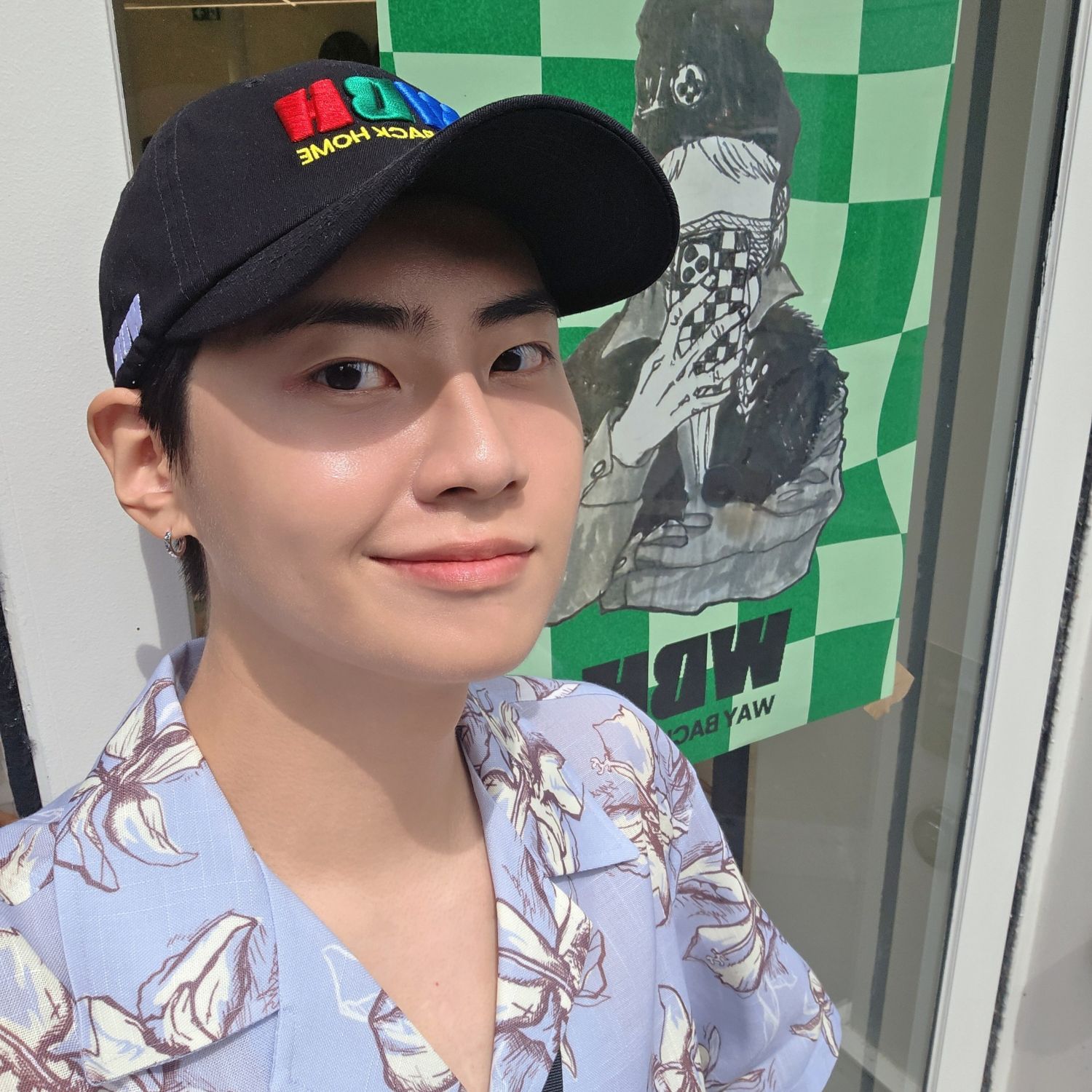 A moment captured by a fan of Lee Jongsuk