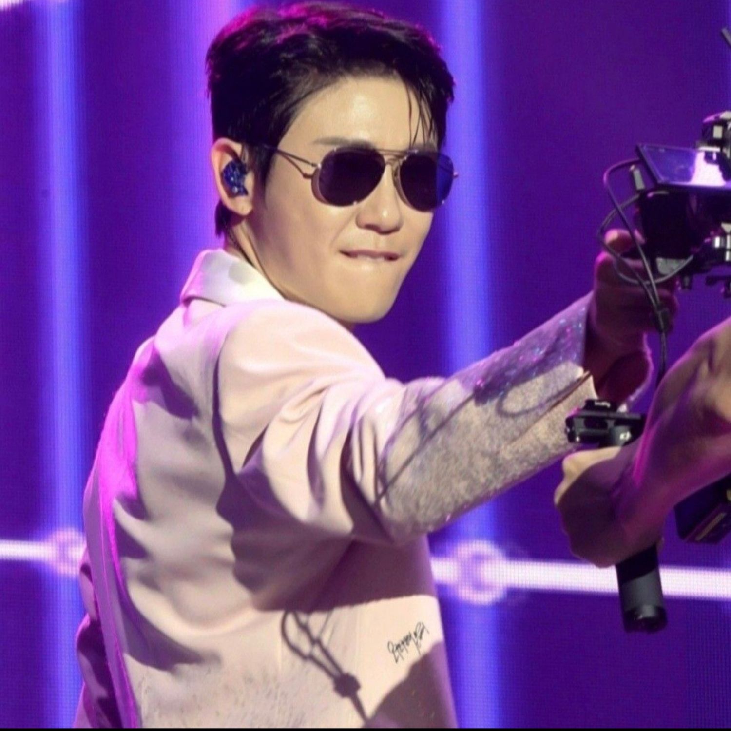 영탁의 비하인드 컷