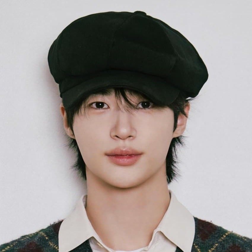 边佑锡的近期活动照