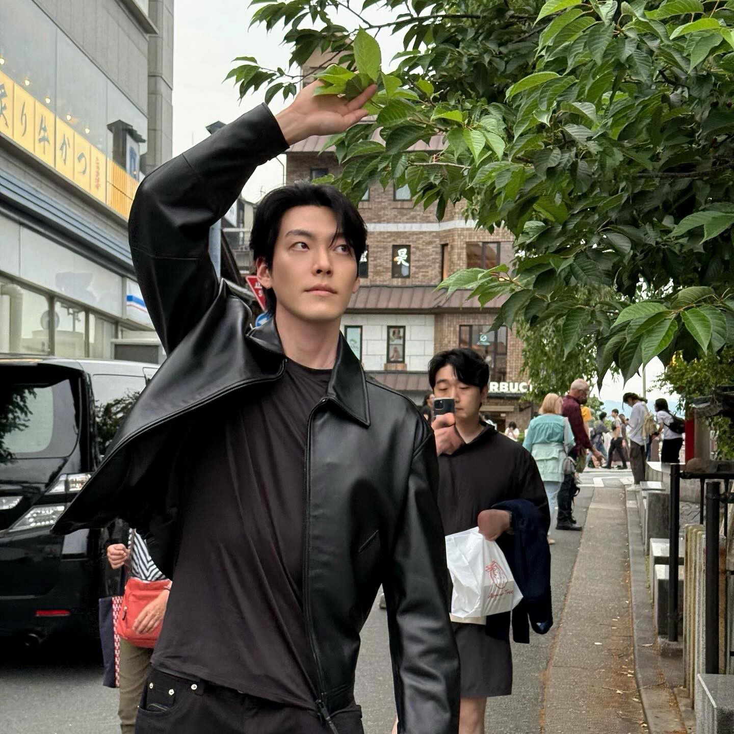A moment captured by a fan of Kim Woobin
