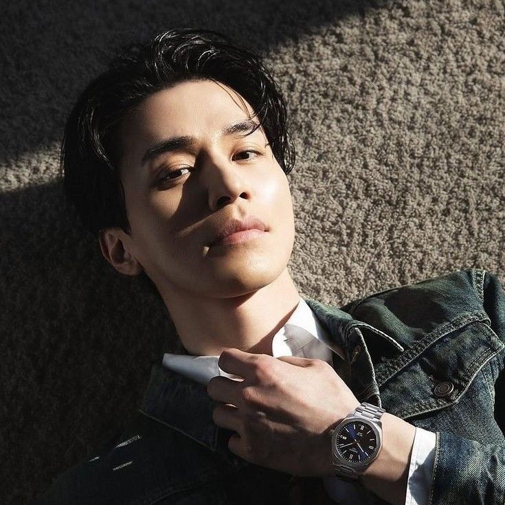 Recent activity shot of Lee Dongwook