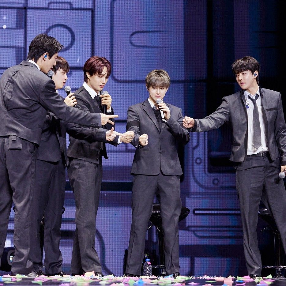 粉絲拍下的都暻秀 (D.O.)瞬間