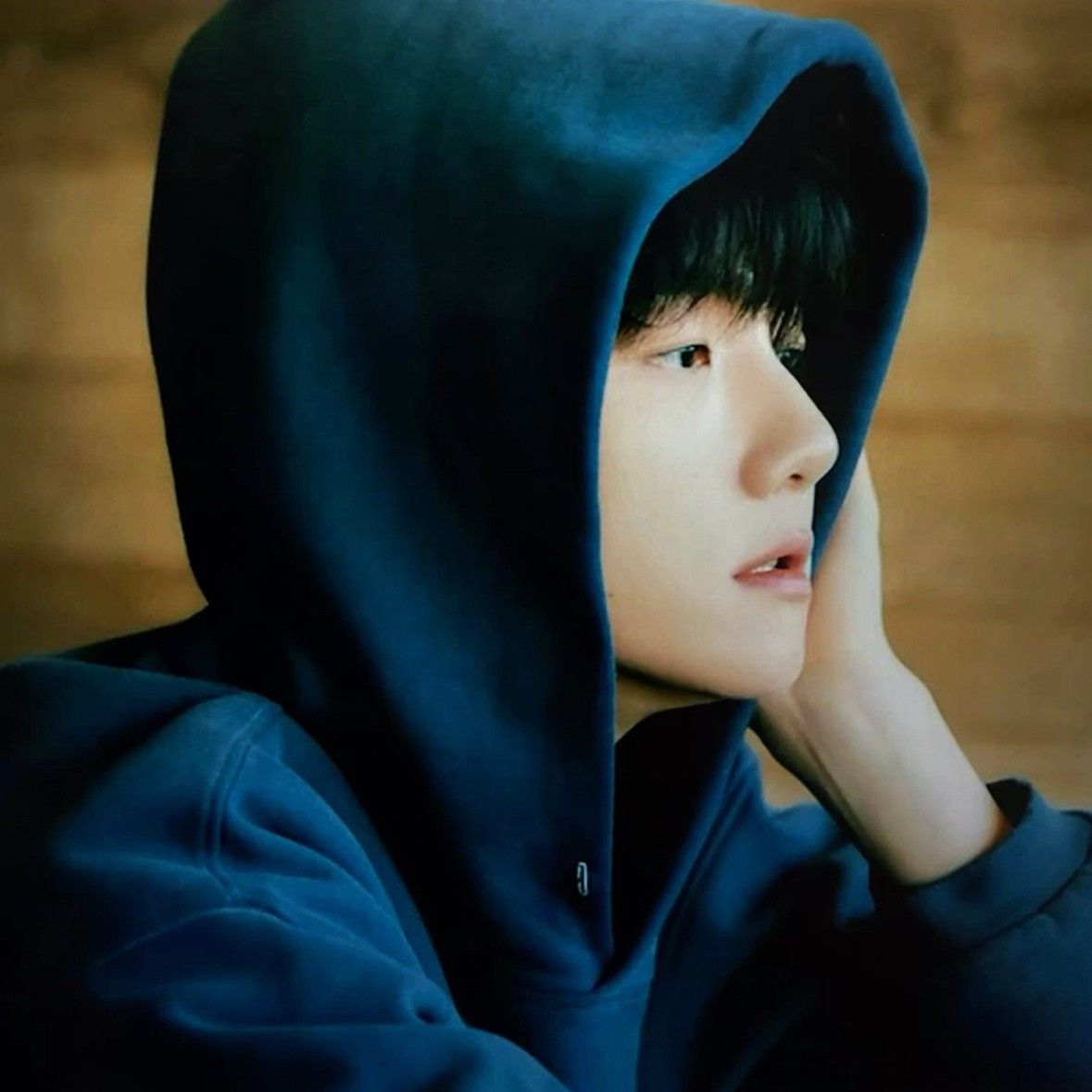Behind-the-scenes cut of Baekhyun