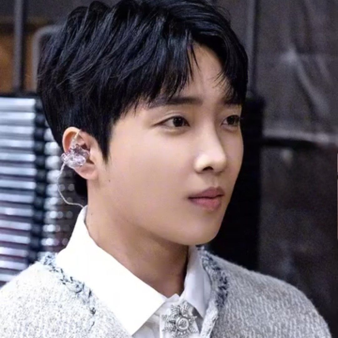 Latest photo of Hwang Yunsung