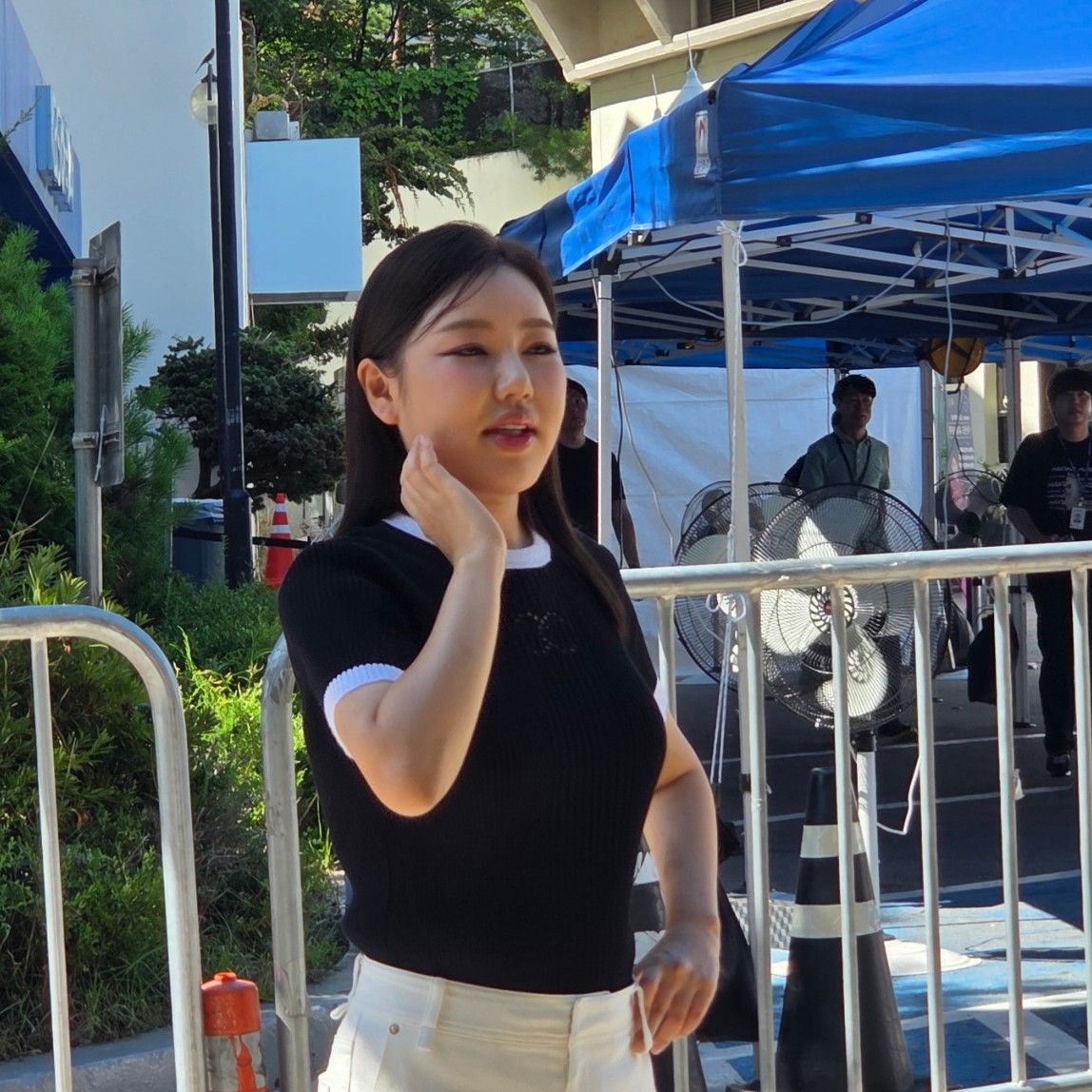 Cuplikan di balik layar dari Song Gain