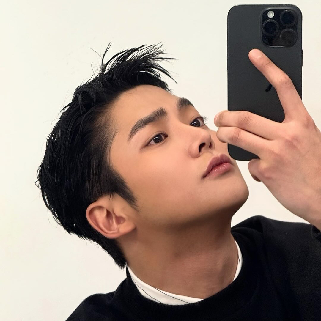 Behind-the-scenes cut of Rowoon