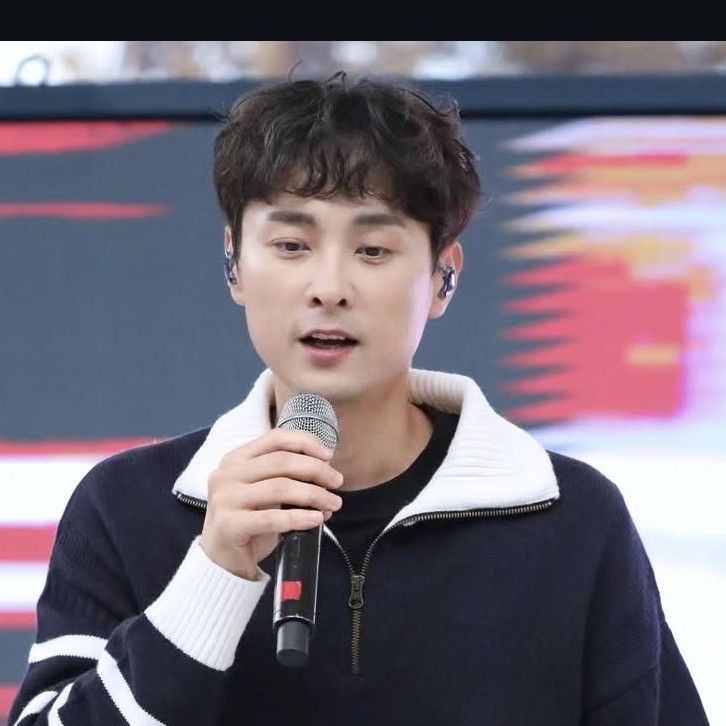 Foto kegiatan terbaru dari Min Kyunghoon