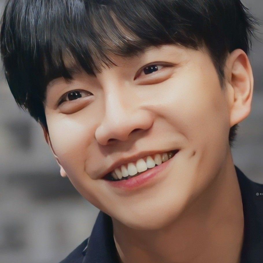 Recent activity shot of Lee Seunggi
