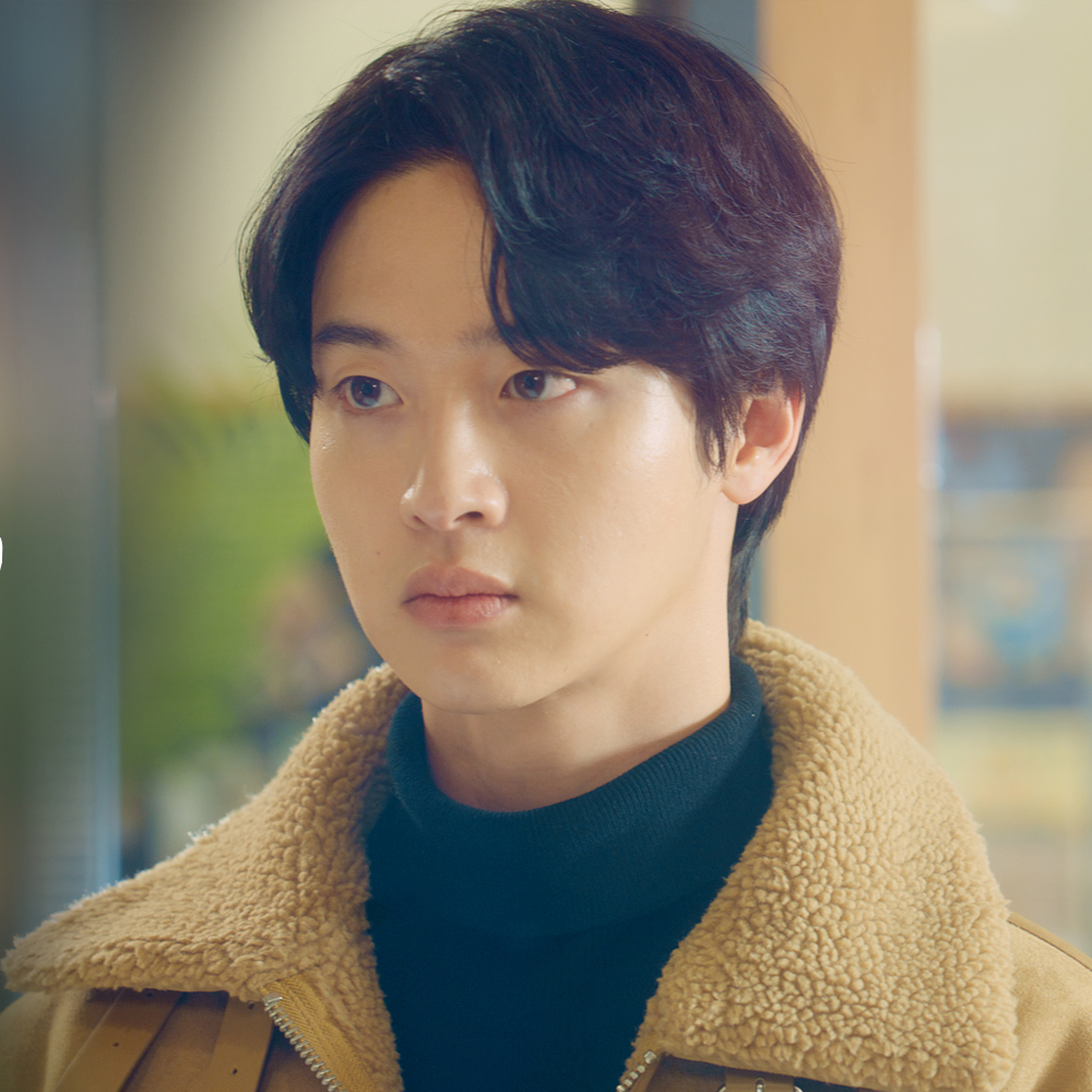 Behind-the-scenes cut of Jang Dongyoon