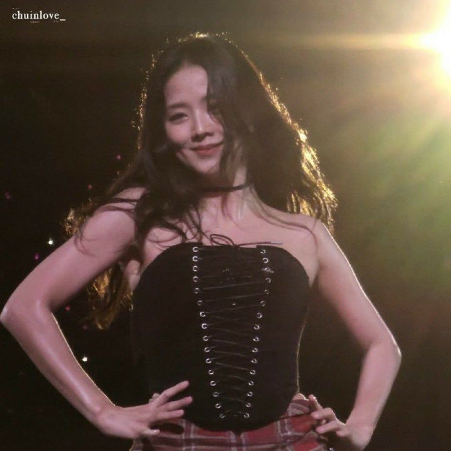 Latest photo of Jisoo (1995)