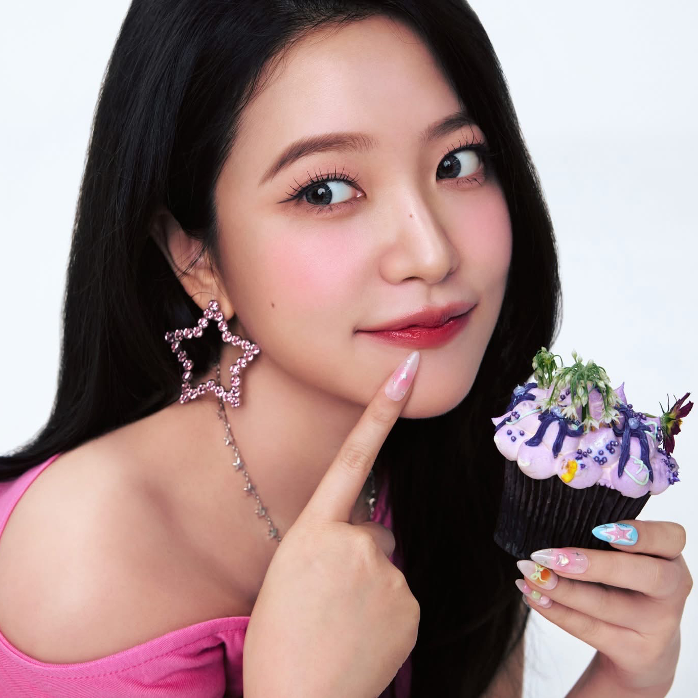 Recent activity shot of Yeri (1999)