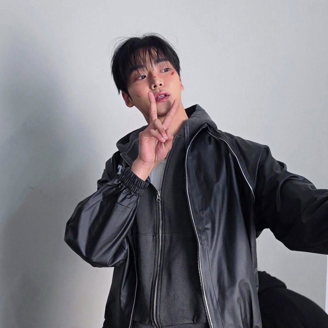 로운의 최신 사진