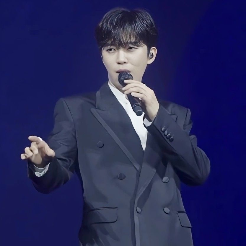 A moment captured by a fan of Lim Youngwoong