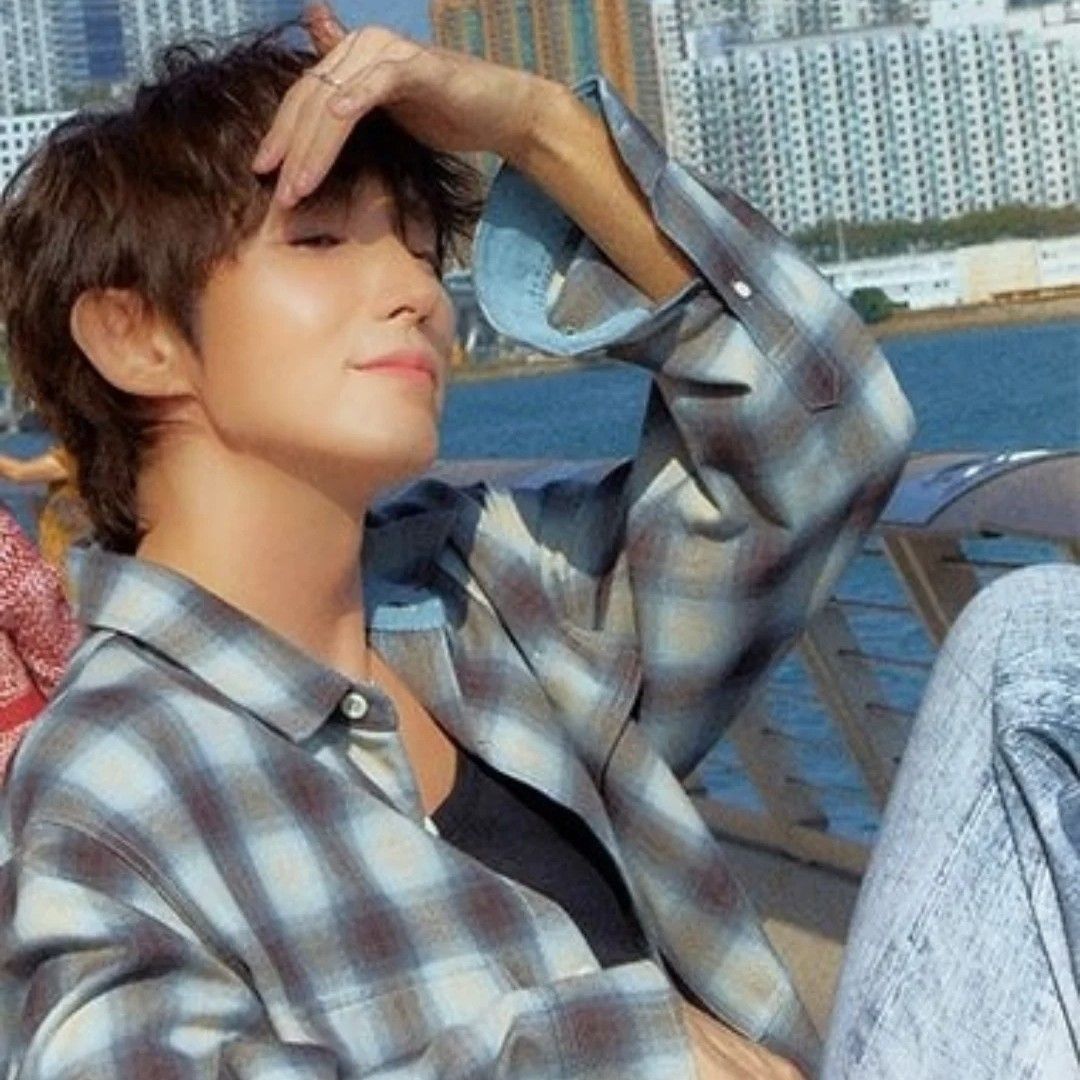 A moment captured by a fan of Lee Joongi