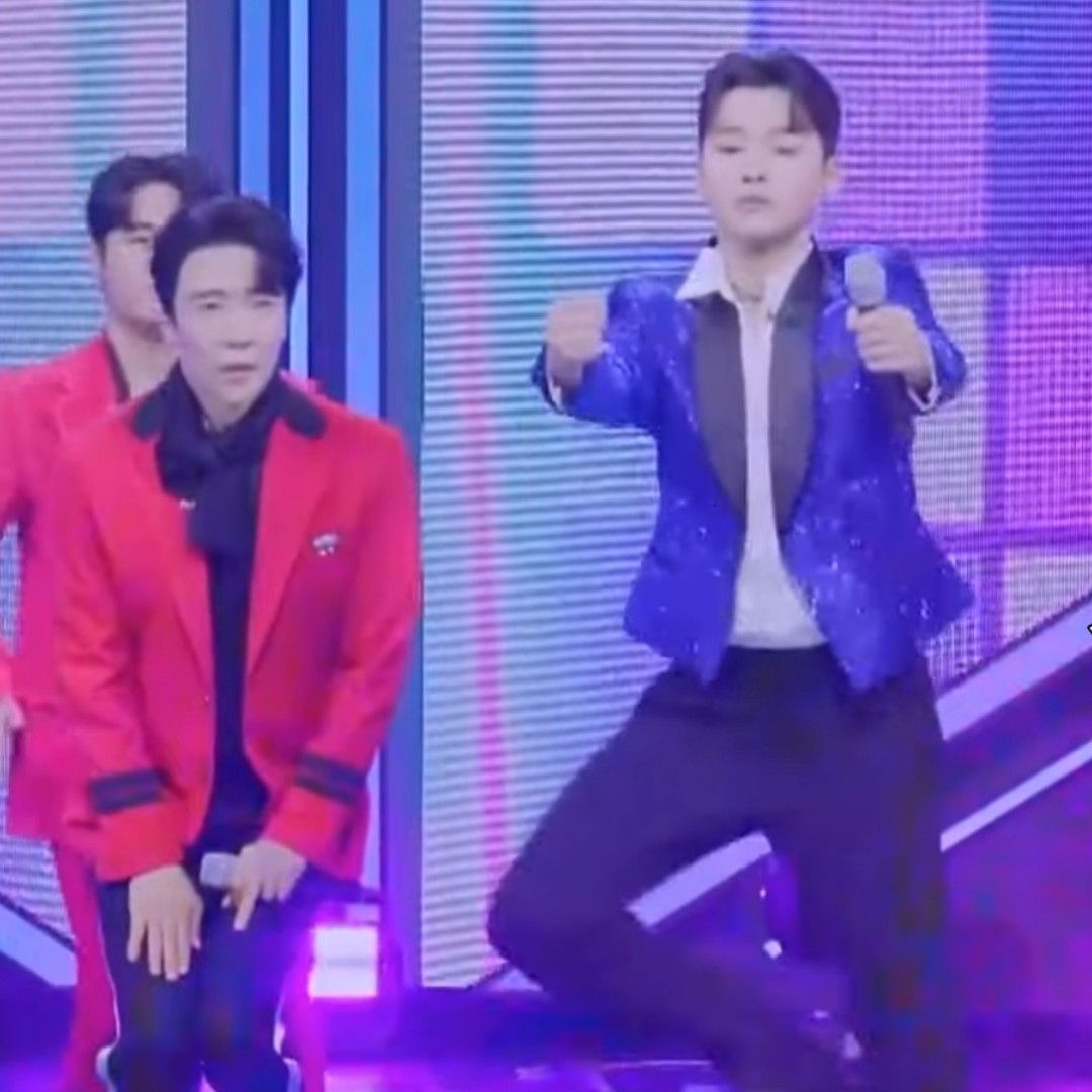 A moment captured by a fan of Seong Ri