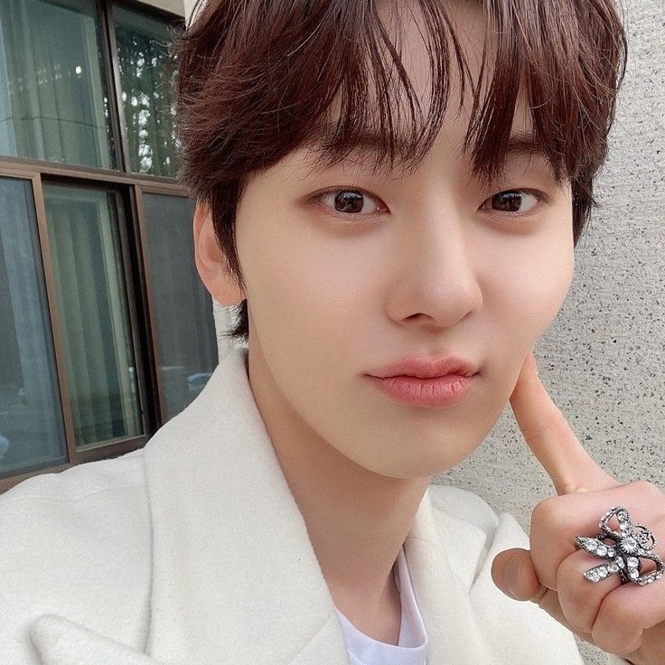 Behind-the-scenes cut of Hwang Minhyun