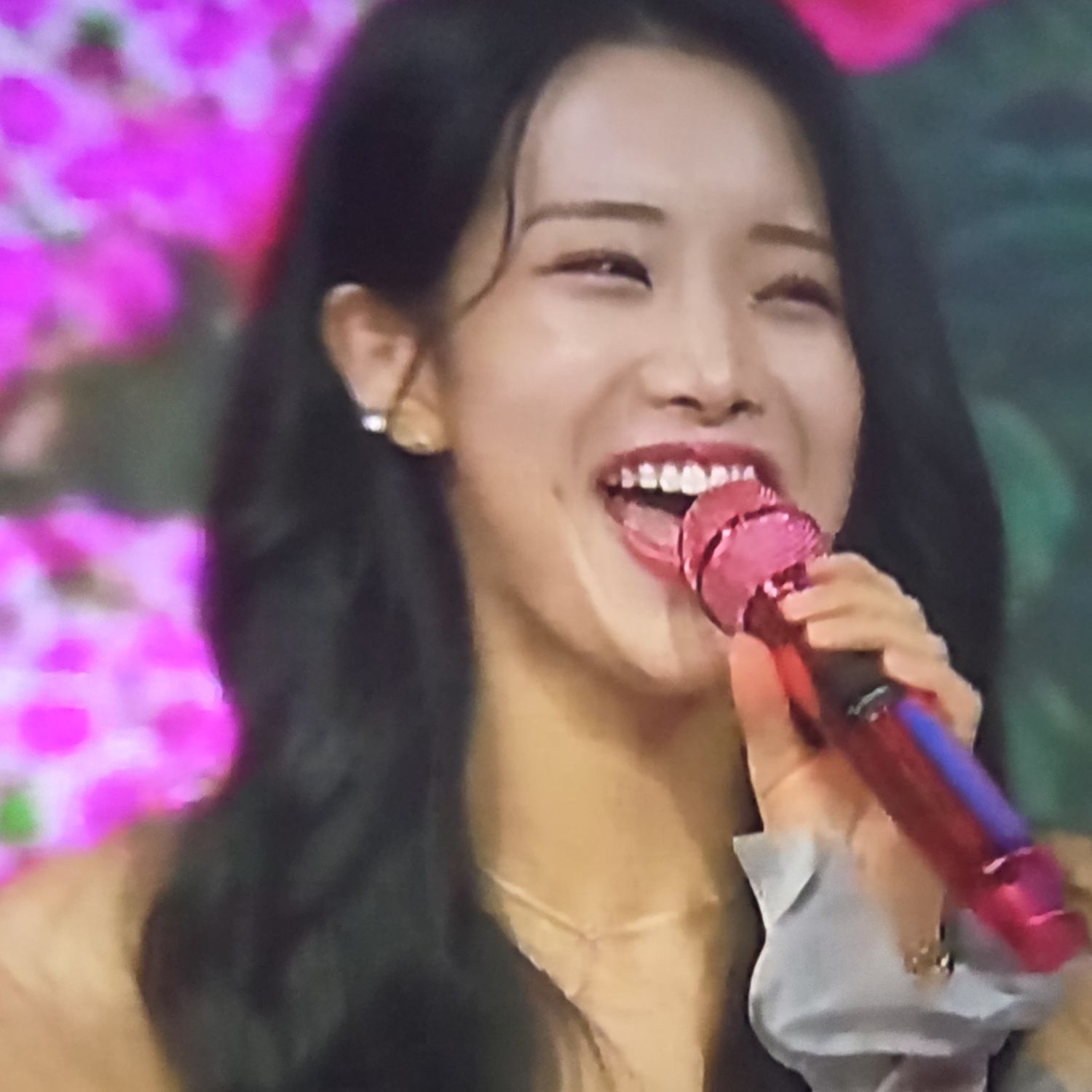 A moment captured by a fan of Kim Soyeon (2004)
