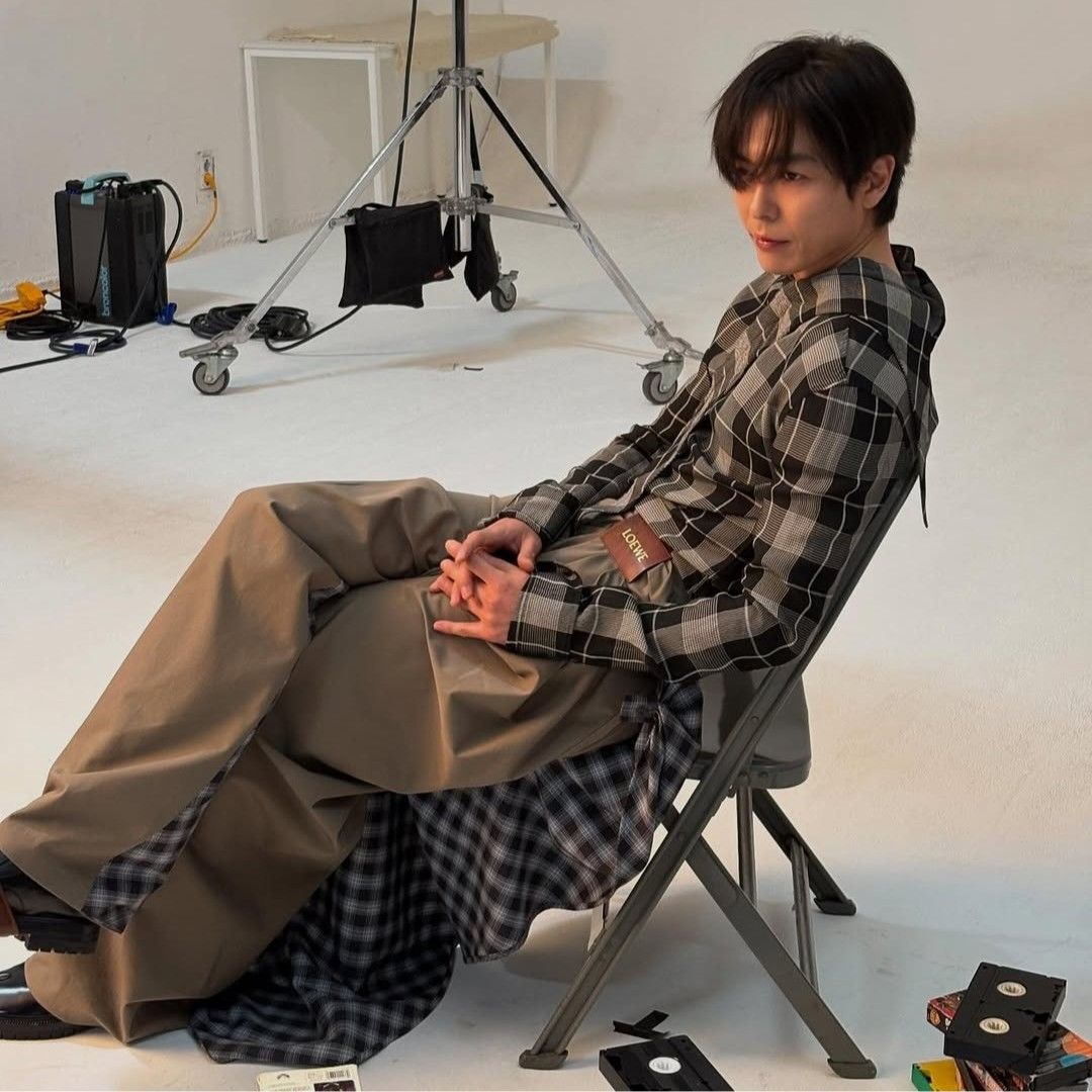Behind-the-scenes cut of Kim Jaewook
