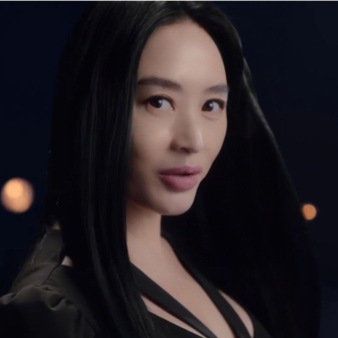 Recent activity shot of Kim Hyesoo