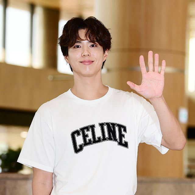 A moment captured by a fan of Park Bogum