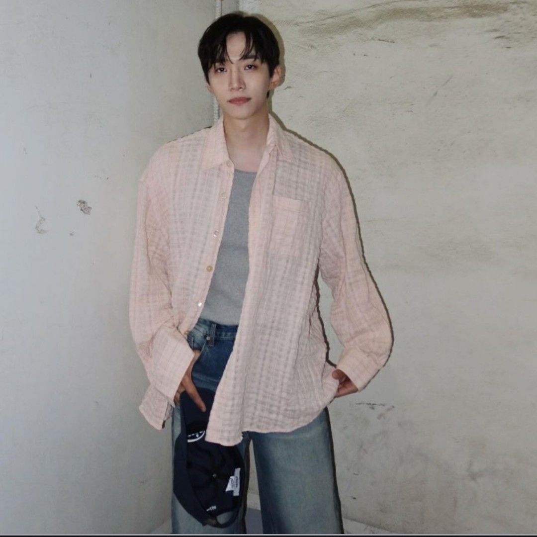 Behind-the-scenes cut of Lee Junho