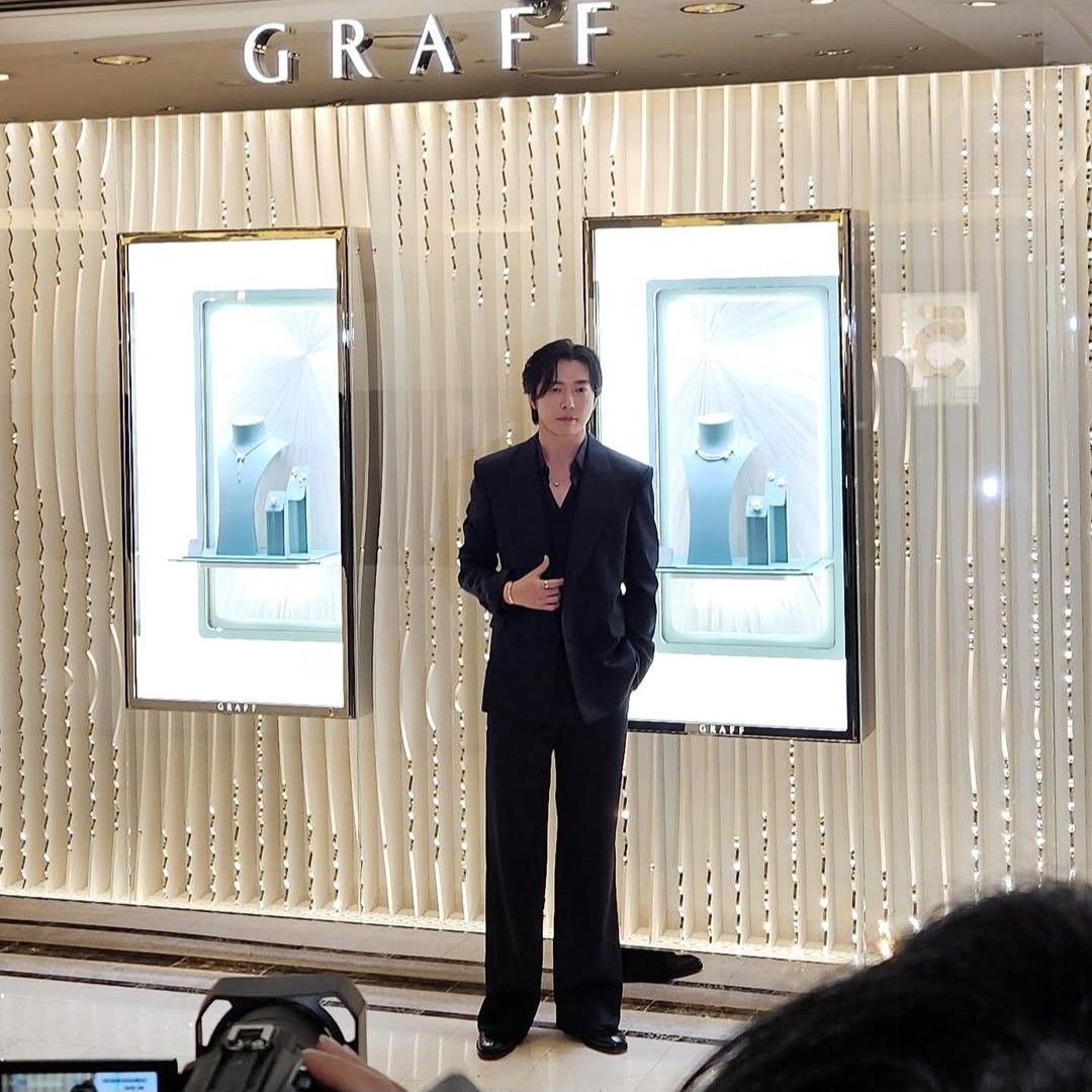 A moment captured by a fan of Kim Jaewook