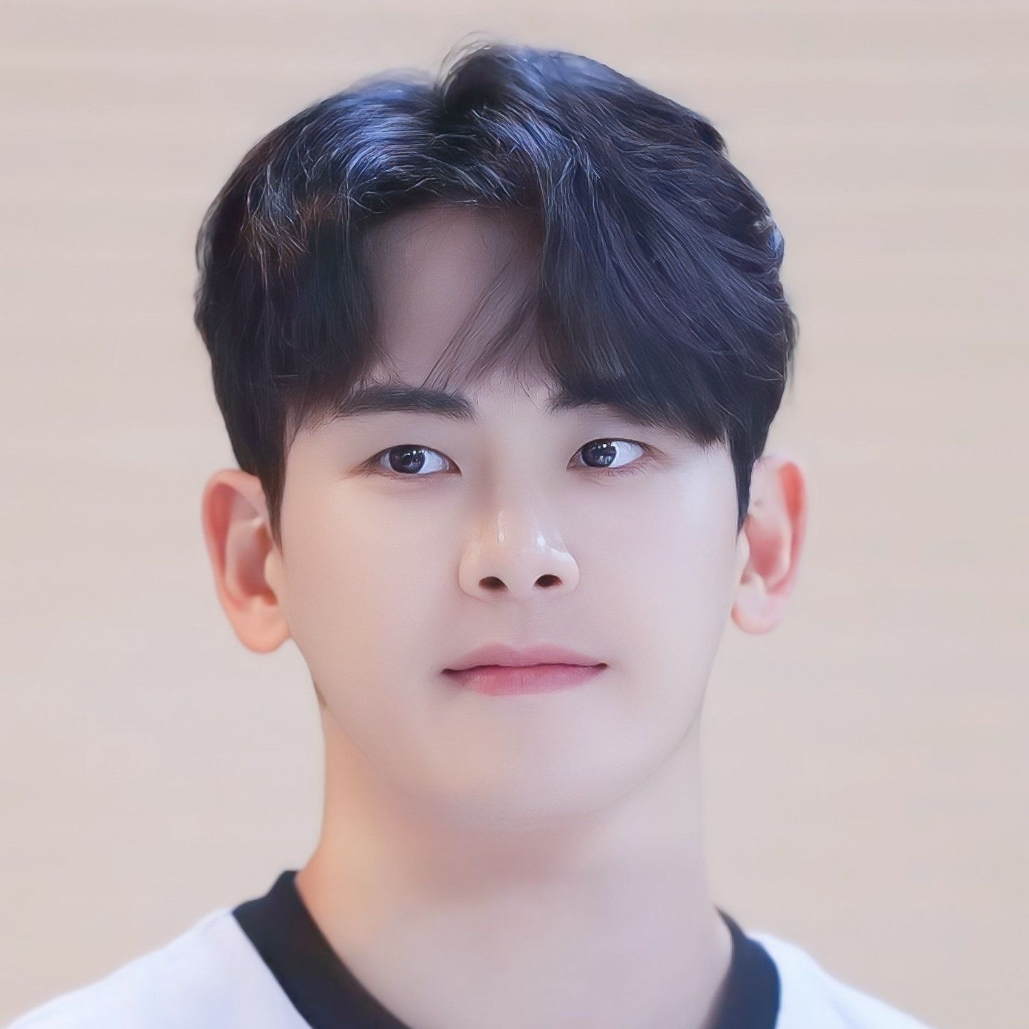 Behind-the-scenes cut of Hoya