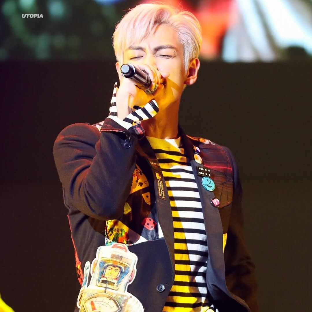 A moment captured by a fan of T.O.P