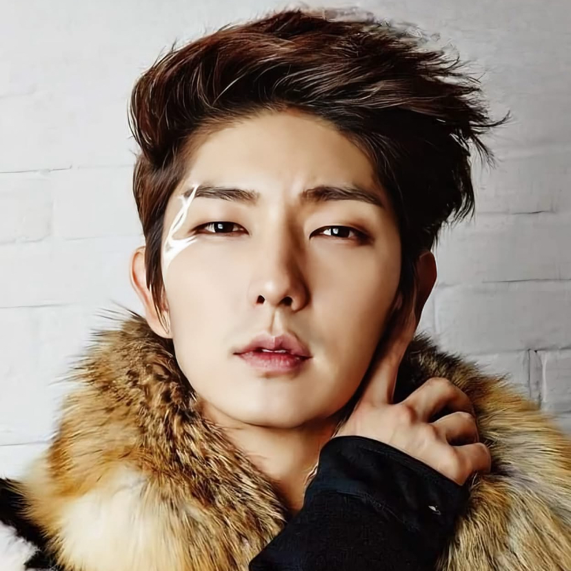 Latest photo of Lee Joongi