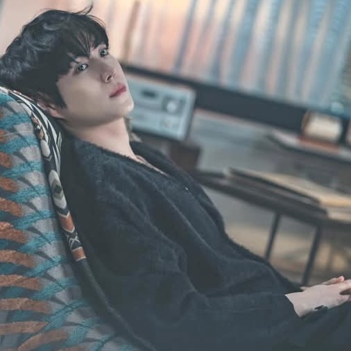 Behind-the-scenes cut of Kim Youngdae