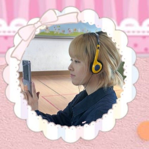 Behind-the-scenes cut of Park Boyoung