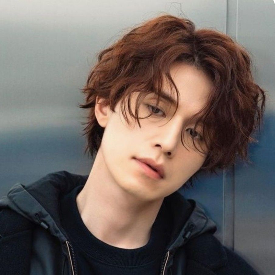 A moment captured by a fan of Lee Dongwook