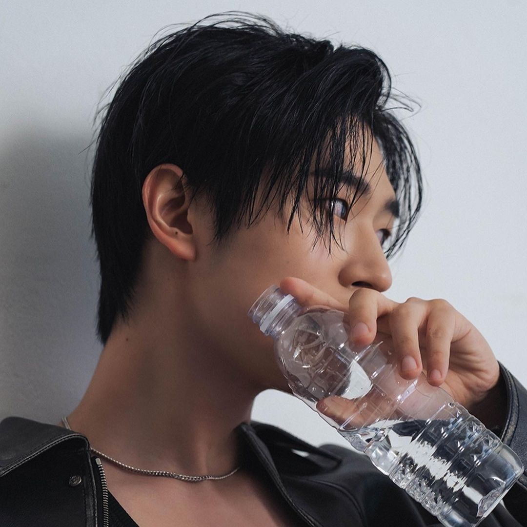 Behind-the-scenes cut of Park Seoham