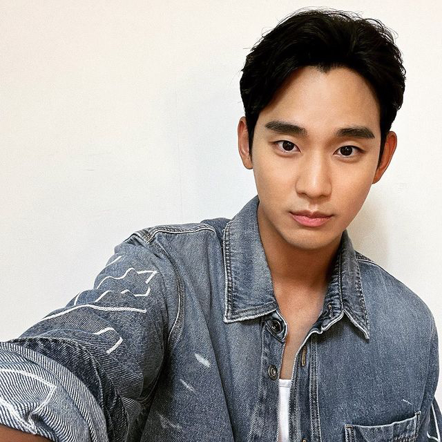 Behind-the-scenes cut of Kim Soohyun