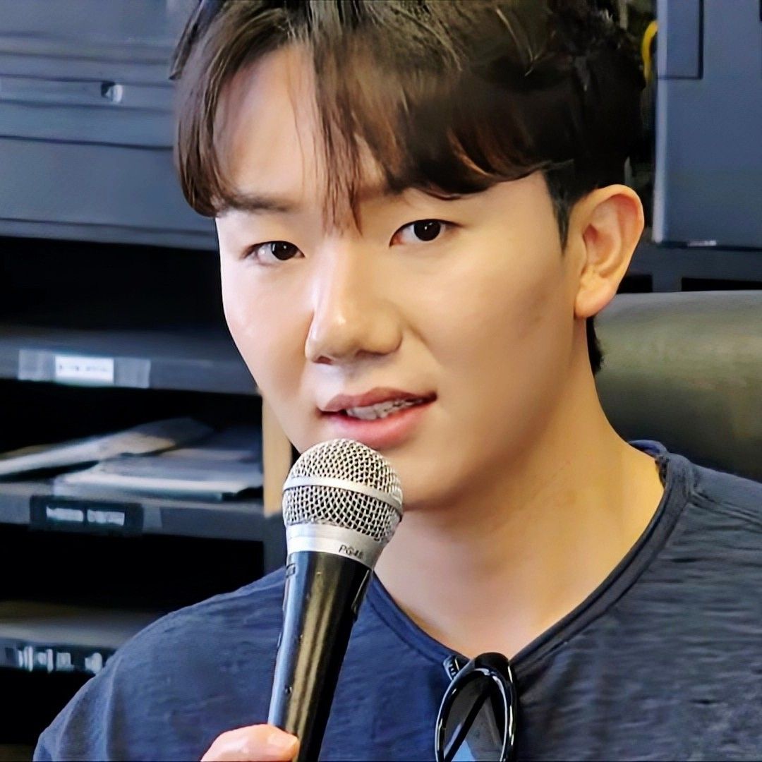 Behind-the-scenes cut of Nam Seungmin